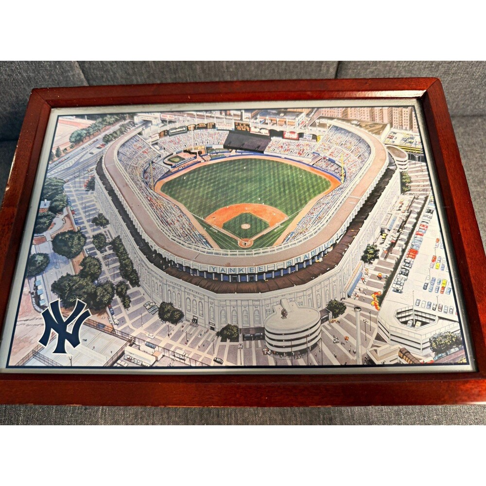 Danbury Mint NY Yankees 2004 Wood Valet Box with Lined Drawer MLB Collectible